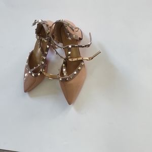 Beautiful shoes ☘️🌼🍀🌼🌼🌼✨ fashion inspired